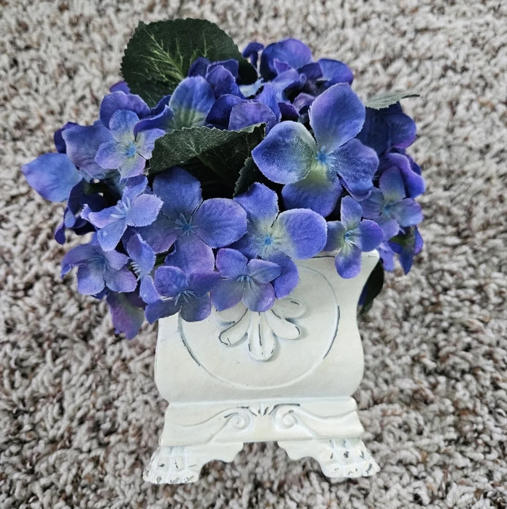 Faux Hydrangea Table Decor